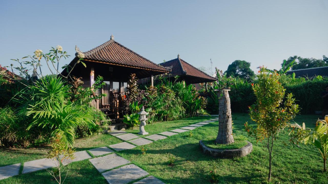 Sunset Star Huts Hotel Lembongan Exterior foto