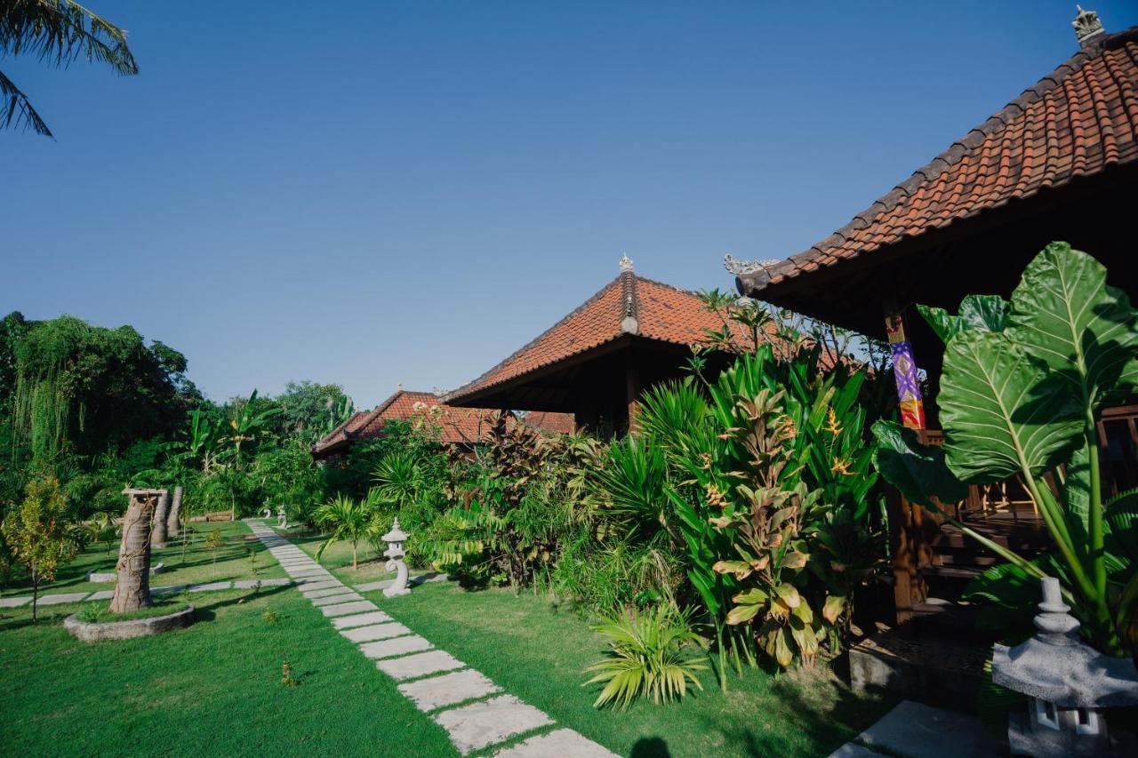 Sunset Star Huts Hotel Lembongan Exterior foto